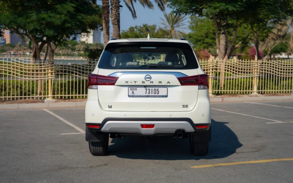  Белый Nissan Xterra Photo 3