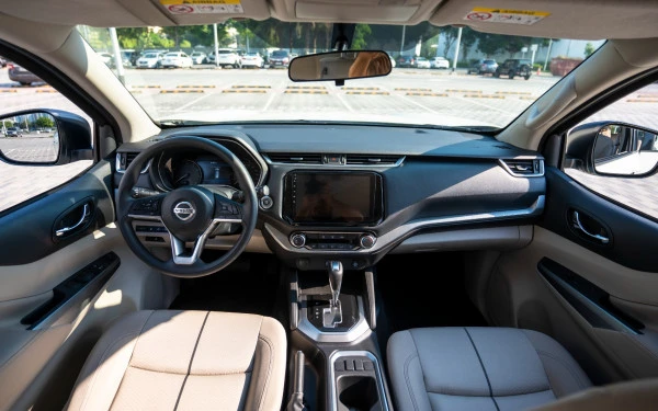  White Nissan Xterra Photo 9