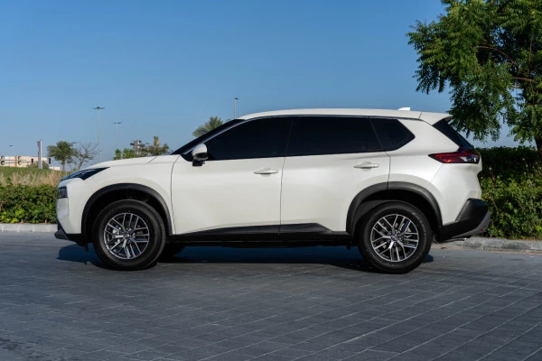  Белый Nissan Xtrail Photo 2