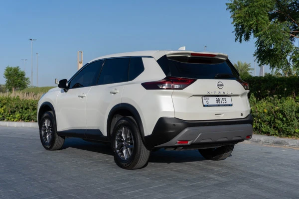  Белый Nissan Xtrail Photo 3