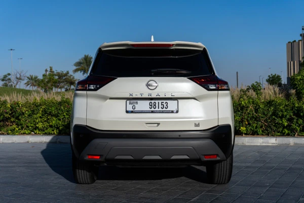  Белый Nissan Xtrail Photo 4