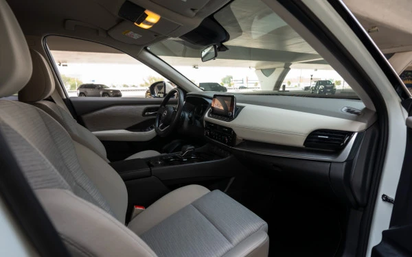  Белый Nissan X-Trail Photo 9