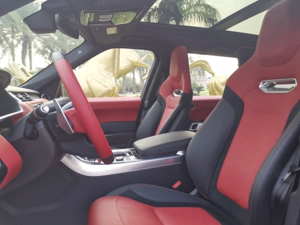  Blue Range Rover Sport SVR Photo 3