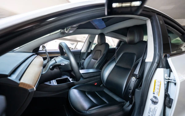  Белый Tesla Model Y Long Range Photo 4