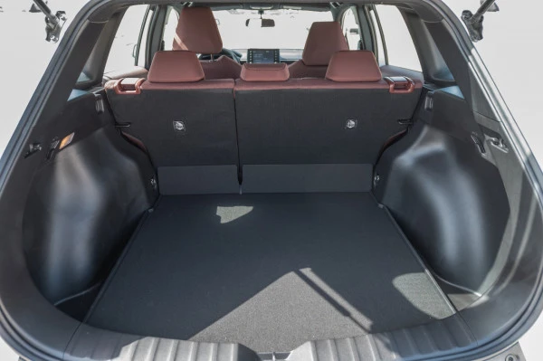  White Toyota Corolla Cross Photo 11