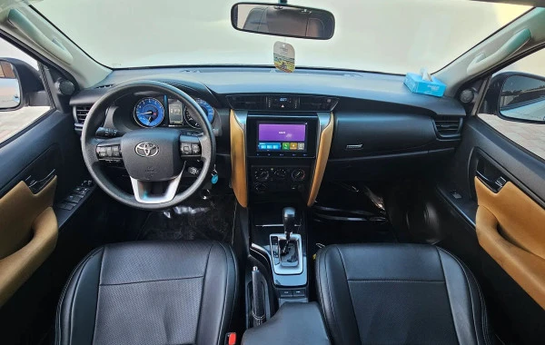  Белый Toyota Fortuner Photo 4