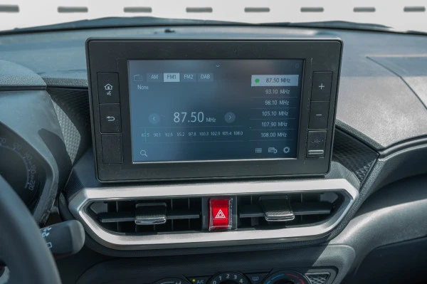  Белый Toyota Raize Photo 10