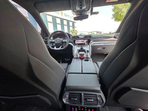  Yellow Lamborghini Urus MY20 Photo 6