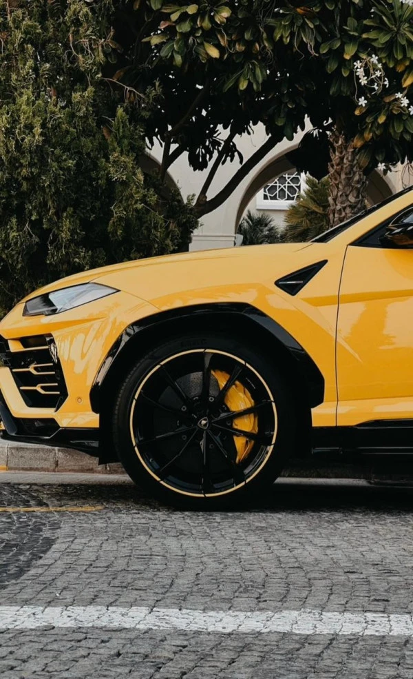  Yellow Lamborghini Urus Photo 3
