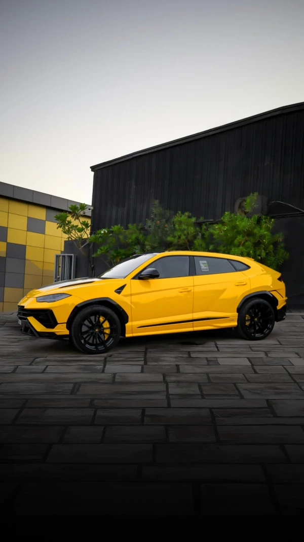  Yellow Lamborghini Urus Photo 2